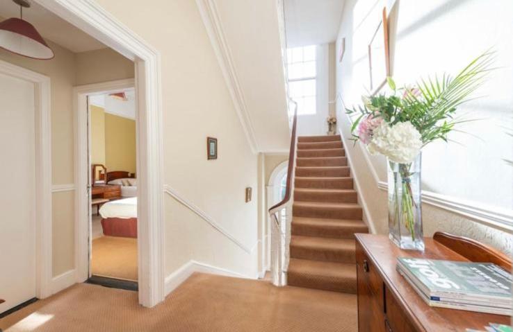 Acomodação com café da manhã  Abbeyleigh House Dublin